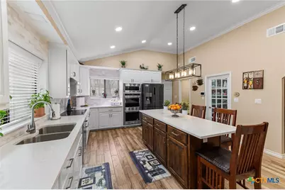 101 Hunters Glen Drive, San Marcos, TX 78666 - Photo 13