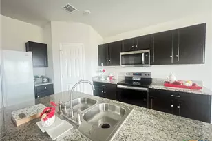 1137 Laila Ln, Belton, TX 76513 - Photo 5