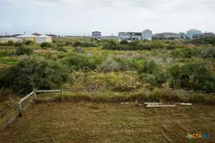 811 W Main St, Port O'Connor, TX 77982 - Photo 13