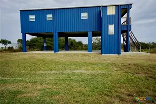 811 W Main St, Port O'Connor, TX 77982 - Photo 7