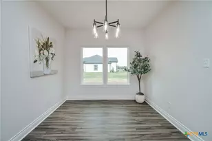 321 Whitetail Ln, Victoria, TX 77905 - Photo 19