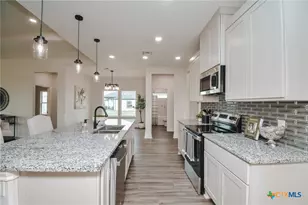 321 Whitetail Ln, Victoria, TX 77905 - Photo 9