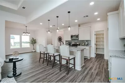 321 Whitetail Lane, Victoria, TX 77905 - Photo 7