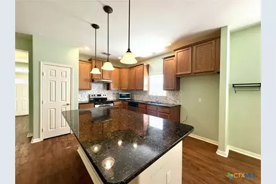 105 Holly Oak Court, Victoria, TX 77901 - Photo 9