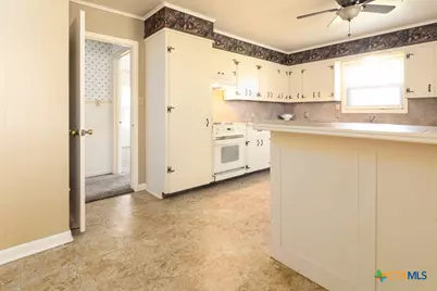 5109 Lilac Lane, Victoria, TX 77904 - Photo 9