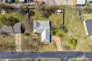 320 Highland Dr, Burnet, TX 78611 - Photo 5