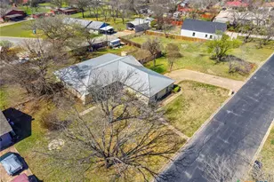 320 Highland Dr, Burnet, TX 78611 - Photo 31