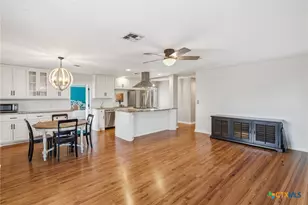 4711 Dahlia Ln, Victoria, TX 77904 - Photo 13