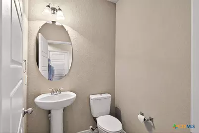 688 Community Drive, New Braunfels, TX 78132 - Photo 5