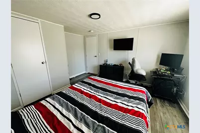 309 Cottonwood Avenue, Luling, TX 78648 - Photo 13