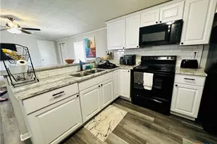 309 Cottonwood Ave, Luling, TX 78648 - Photo 9