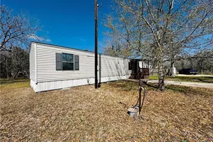 309 Cottonwood Ave, Luling, TX 78648 - Photo 3