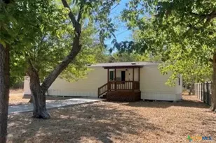 309 Cottonwood Ave, Luling, TX 78648 - Photo 1