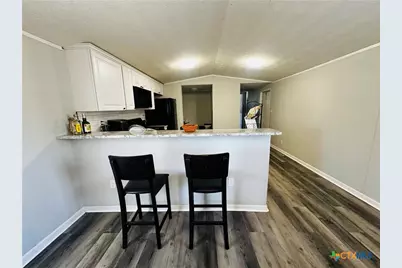 309 Cottonwood Avenue, Luling, TX 78648 - Photo 7