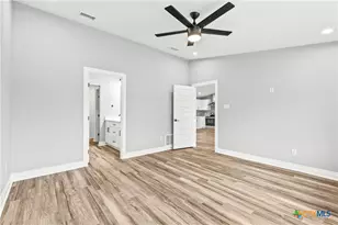 6638 Hickory Forrest Dr, Seguin, TX 78155 - Photo 11