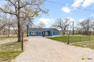 6638 Hickory Forrest Dr, Seguin, TX 78155 - Photo 3