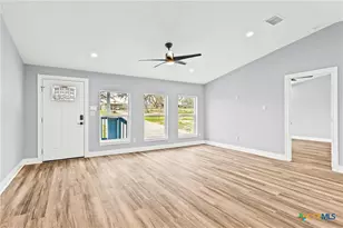 6638 Hickory Forrest Dr, Seguin, TX 78155 - Photo 5