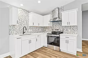 6638 Hickory Forrest Dr, Seguin, TX 78155 - Photo 7