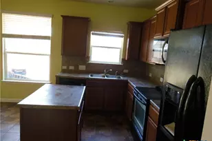 753 Great Oaks Dr, New Braunfels, TX 78130 - Photo 9