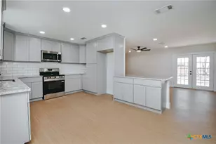 502 Berwick St, Victoria, TX 77904 - Photo 13