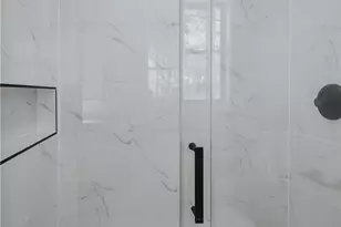 502 Berwick St, Victoria, TX 77904 - Photo 33