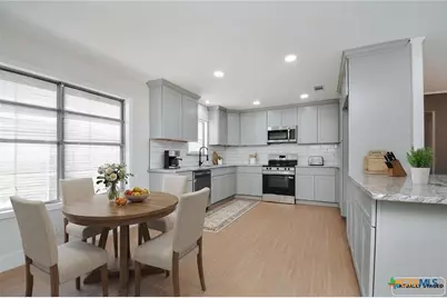 502 Berwick Street, Victoria, TX 77904 - Photo 11