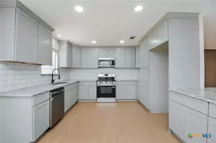 502 Berwick St, Victoria, TX 77904 - Photo 15