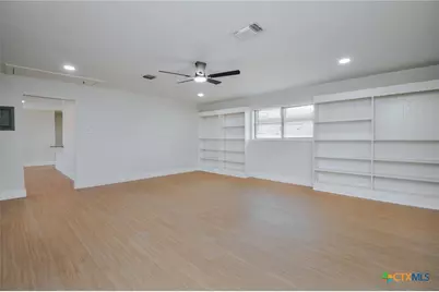 502 Berwick Street, Victoria, TX 77904 - Photo 5