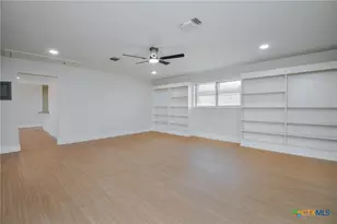 502 Berwick St, Victoria, TX 77904 - Photo 5