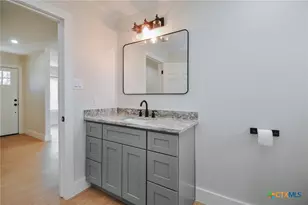 502 Berwick St, Victoria, TX 77904 - Photo 21