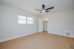 502 Berwick St, Victoria, TX 77904 - Photo 27