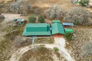 113 Spring Ranch Rd, Floresville, TX 78114 - Photo 13