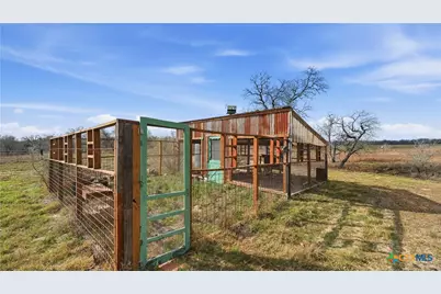 113 Spring Ranch Road, Floresville, TX 78114 - Photo 11