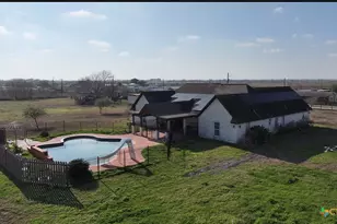 289 Jennifer Ln, Port Lavaca, TX 77979 - Photo 3