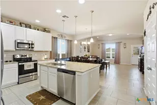 3654 Twin Dish Wy, New Braunfels, TX 78130 - Photo 9