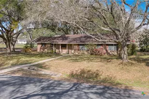 406 Blyth Rd, Victoria, TX 77904 - Photo 3