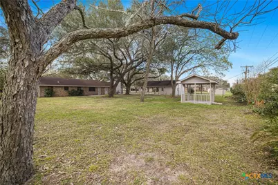 406 Blyth Road, Victoria, TX 77904 - Photo 7