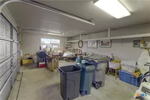 406 Blyth Rd, Victoria, TX 77904 - Photo 11