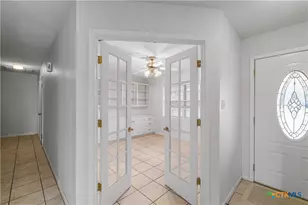 406 Blyth Rd, Victoria, TX 77904 - Photo 17