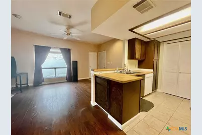 506 W San Antonio Street #6, San Marcos, TX 78666 - Photo 3