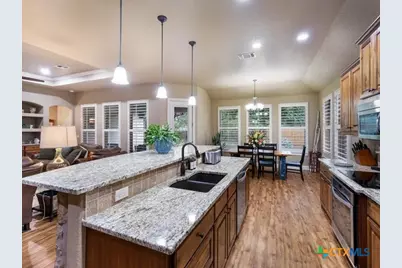 2726 Royalwood Drive, New Braunfels, TX 78132 - Photo 11