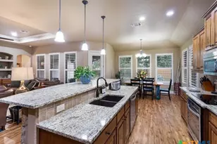 2726 Royalwood Dr, New Braunfels, TX 78132 - Photo 11