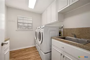 907 Vanguard St, Austin, TX 78734 - Photo 17