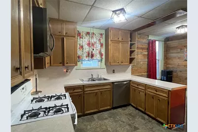 215 W Main Street, Lometa, TX 76853 - Photo 17