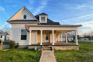 215 W Main St, Lometa, TX 76853 - Photo 1