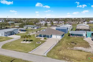 720 W Main St, Port O'Connor, TX 77982 - Photo 27