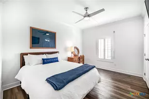 720 W Main St, Port O'Connor, TX 77982 - Photo 13