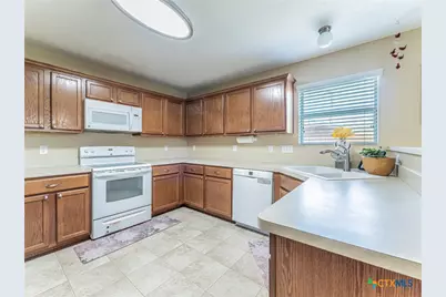 105 Lignite Drive, Jarrell, TX 76537 - Photo 7