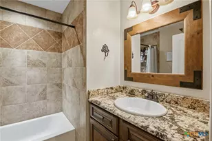 417 Dove Dr, Victoria, TX 77905 - Photo 13