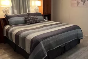 310 N 10th St, Port O'Connor, TX 77982 - Photo 9